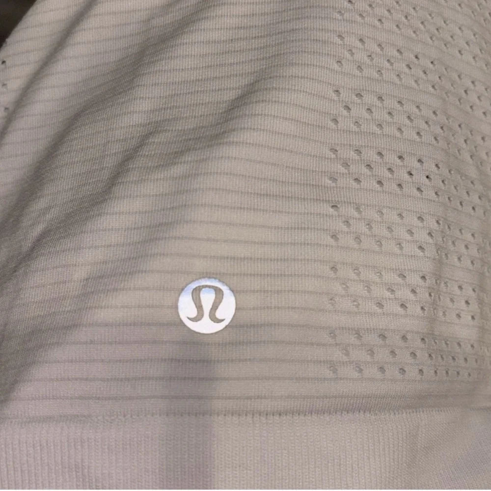 Lululemon Breeze By Muscle Tank II - Picture 3 of 3